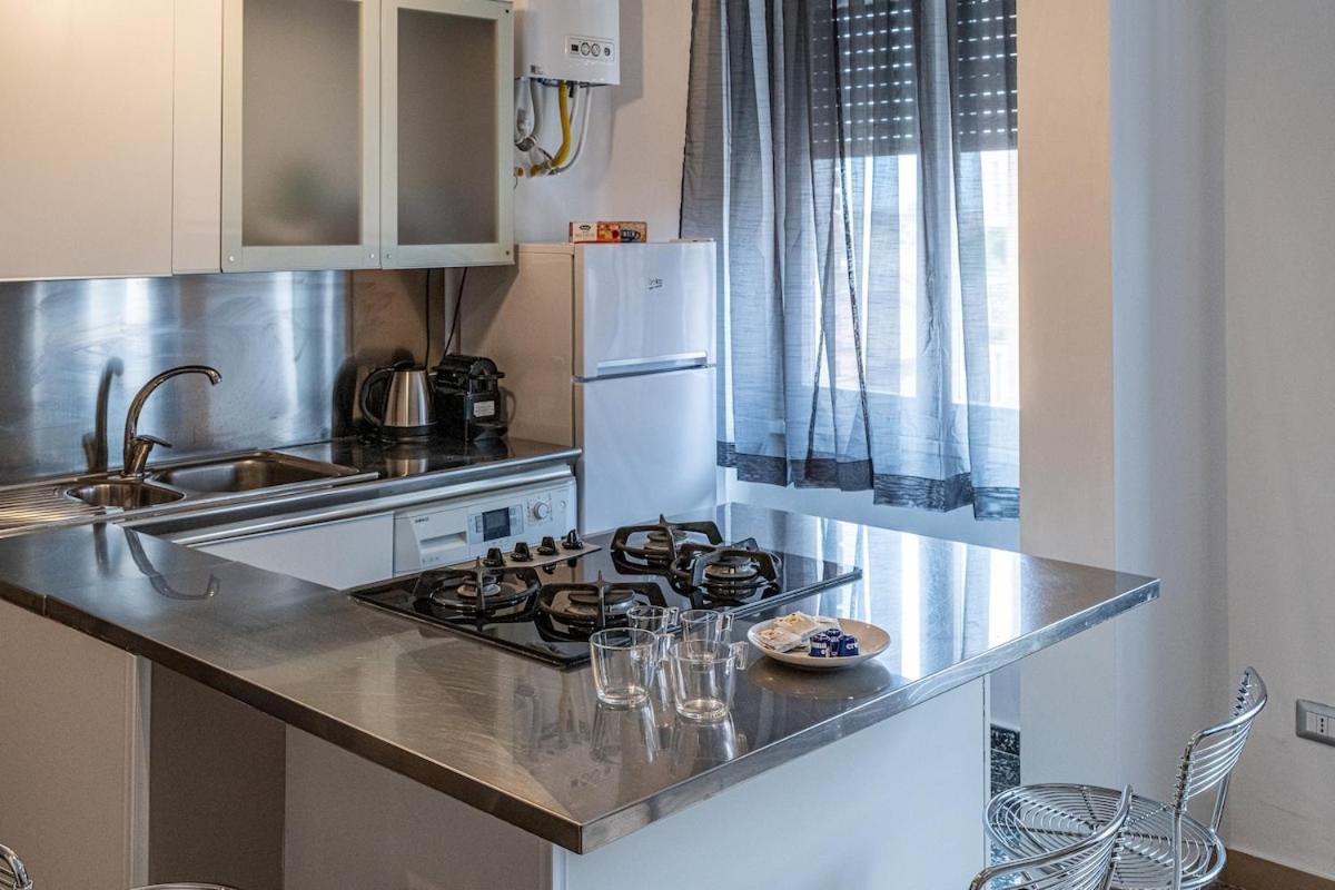 Apartment - 6 Posti Letto E 2 Bagni A 4 Fermate Dal Colosseo Rome